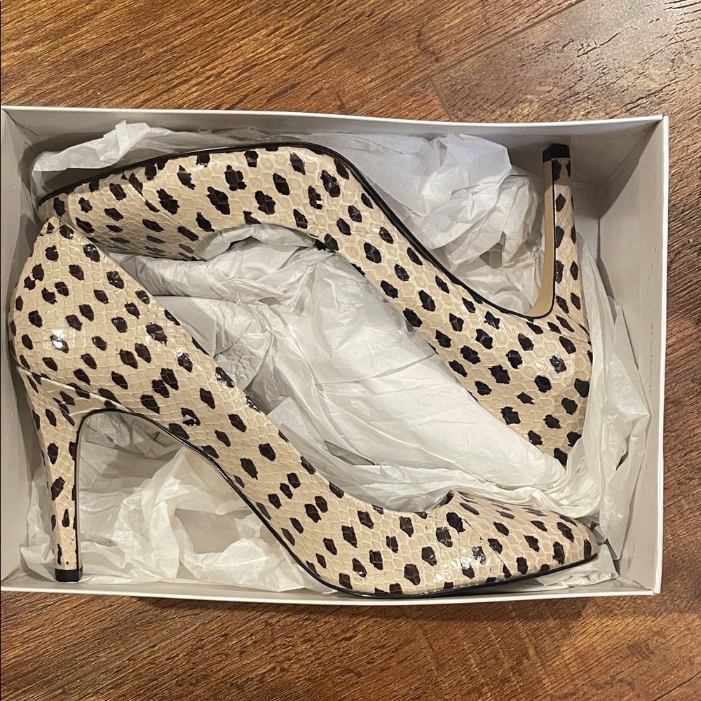 Ann Taylor Cream and Black Patterned Heels